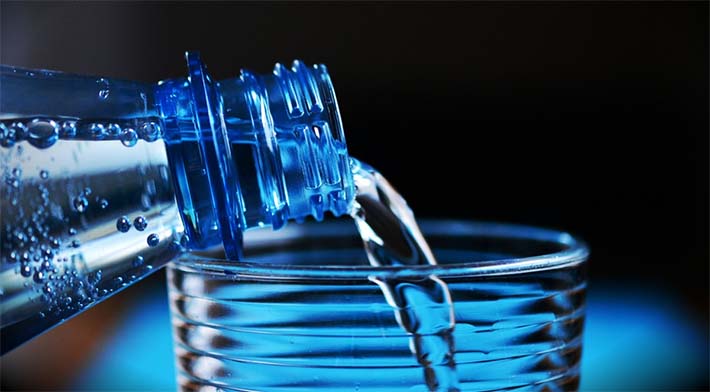 Agua para evitar la deshidratación